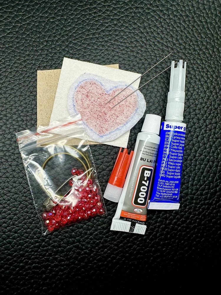 DIY sada brož srdce červené