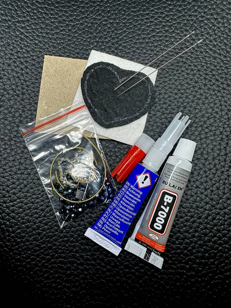 DIY sada brož srdce černé