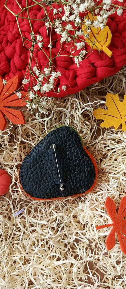 Plstěná brož dýně