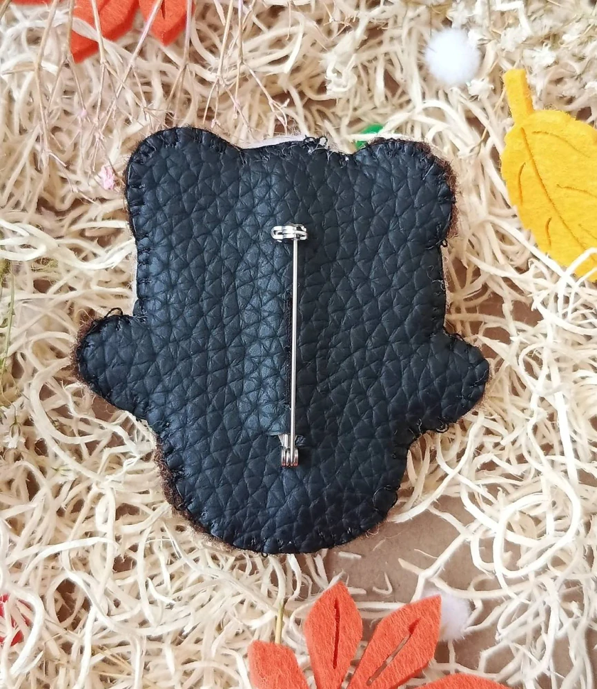 Plstěná brož panda