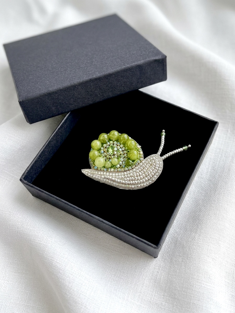 Brož šnek peridot 🐌